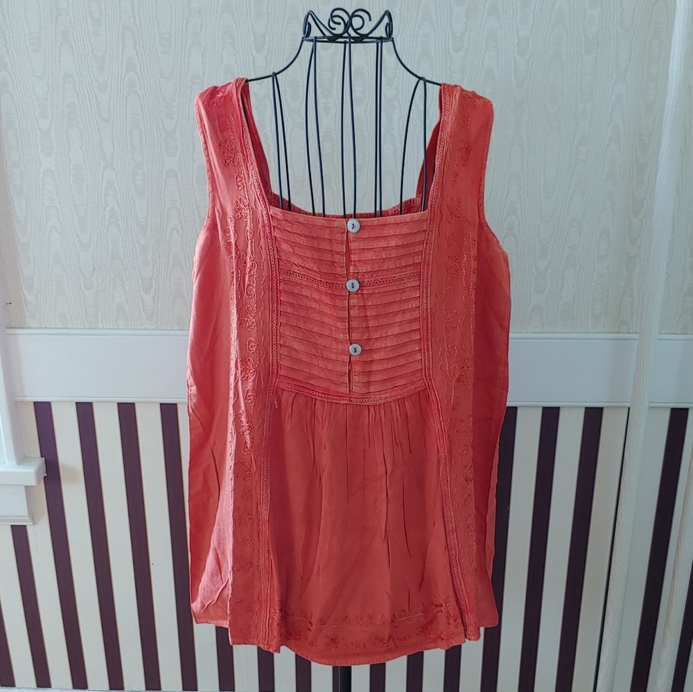 1 LEFT❗NEW Metropolitan Embroidered Top - Picture 3 of 7